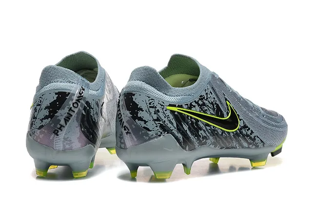 Nike Phantom GT Gris Vert Partie supérieure tricotée Lacets asymétriques Terrain ferme Chaussures de football 2