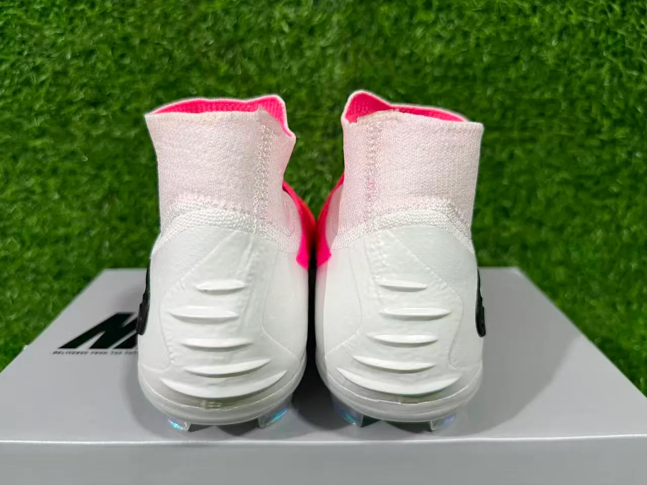 Nike Phantom GT Pink White Sock-Fit Knit Upper Iridescent Heel Counter Firm-Ground Soccer Shoes 6