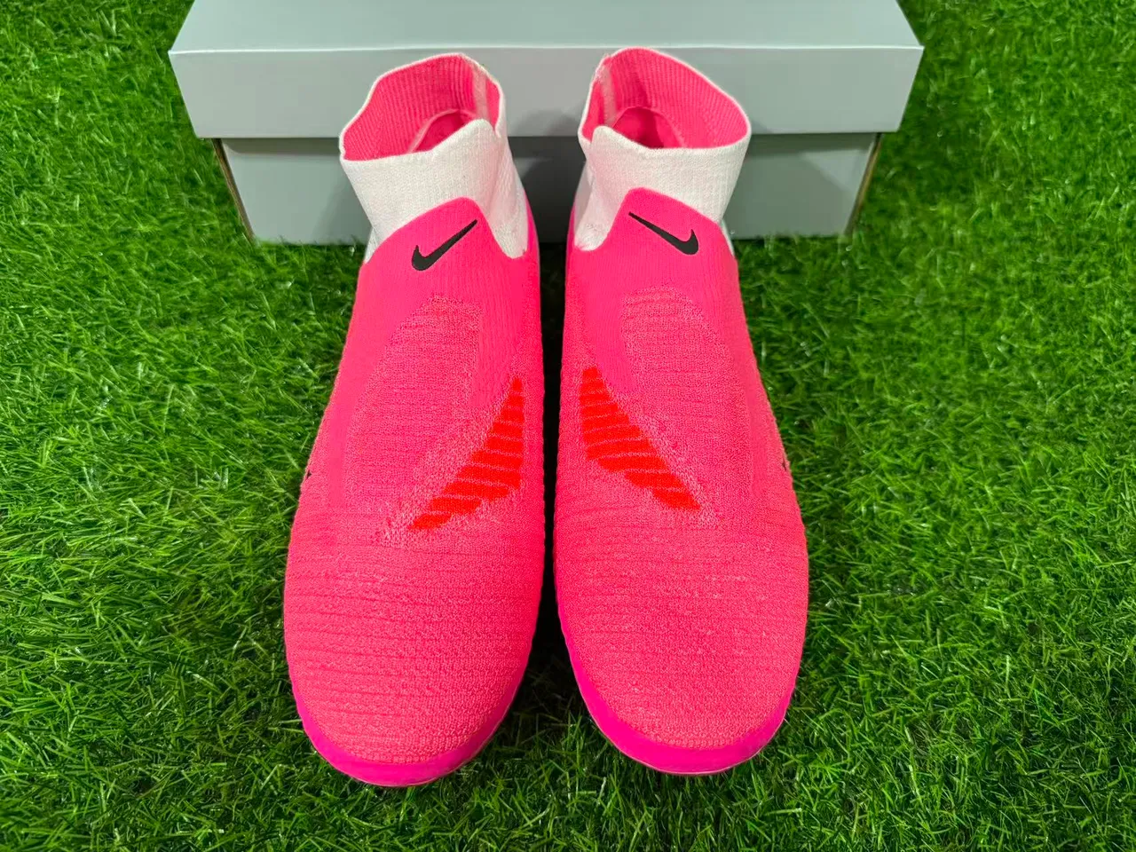 Nike Phantom GT Pink White Sock-Fit Knit Upper Iridescent Heel Counter Firm-Ground Soccer Shoes 7
