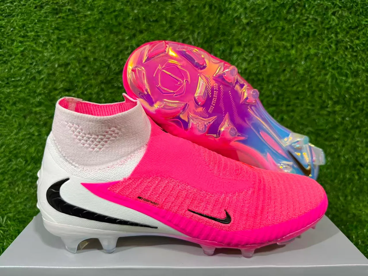 Nike Phantom GT Pink White Sock-Fit Knit Upper Iridescent Heel Counter Firm-Ground Soccer Shoes 10