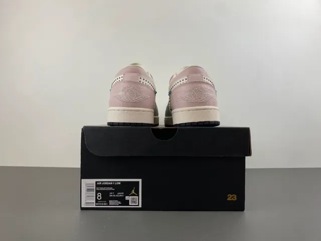 Nike Chaussures Lifestyle Rose Gris avec Studded Swoosh Motif et talon Crocodile-Embossed 17