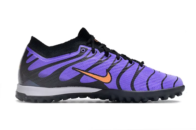 Nike Chaussures de soccer turf avec upper en knit, overlays de wave synthétique en violet et noir 5