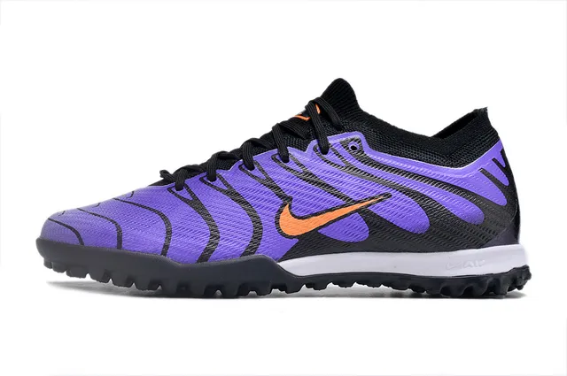 Nike Chaussures de soccer turf avec upper en knit, overlays de wave synthétique en violet et noir 6