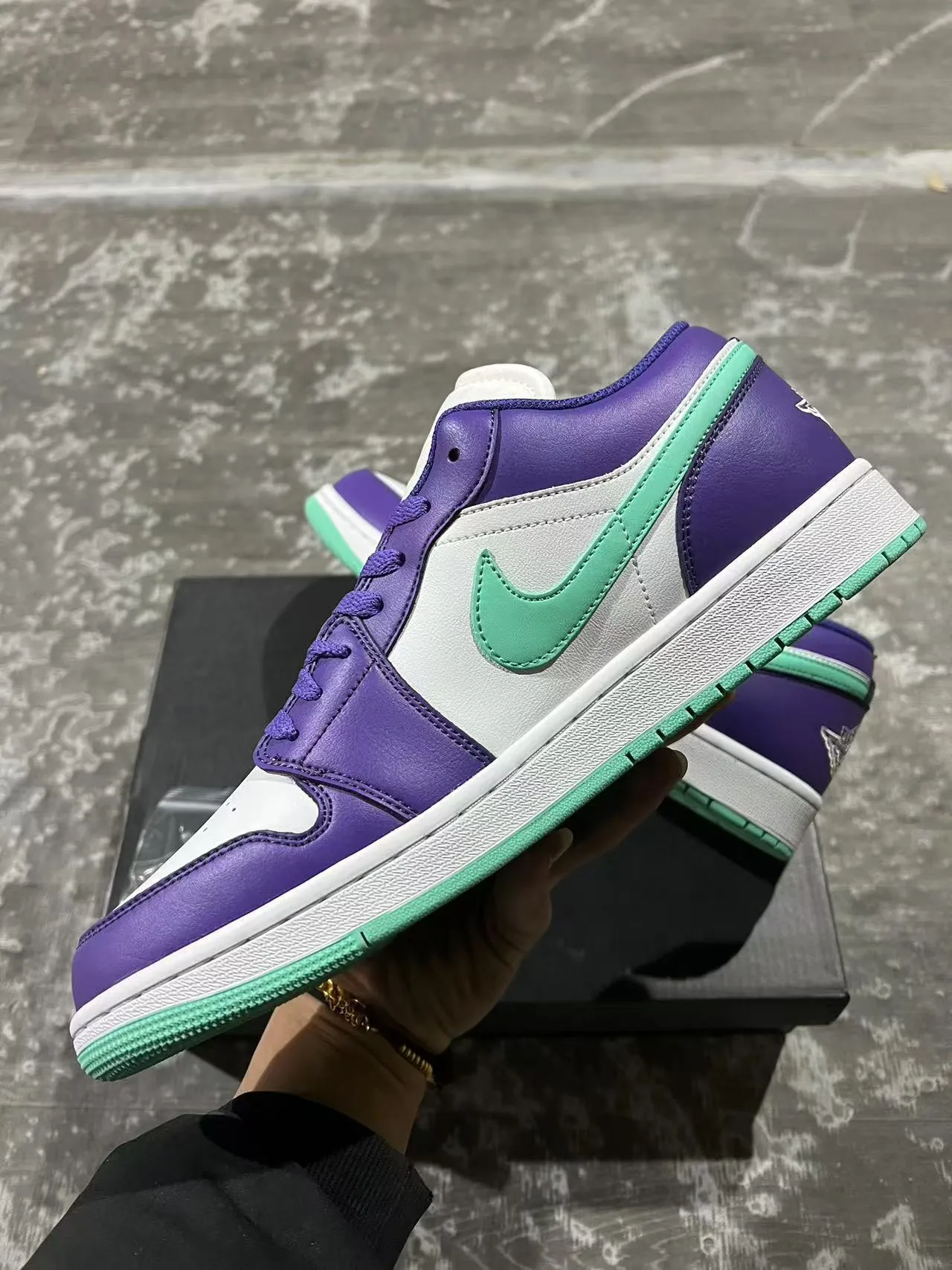 Nike Purple Green Low-Top Leather-Paneled Lifestyle Sneakers 5