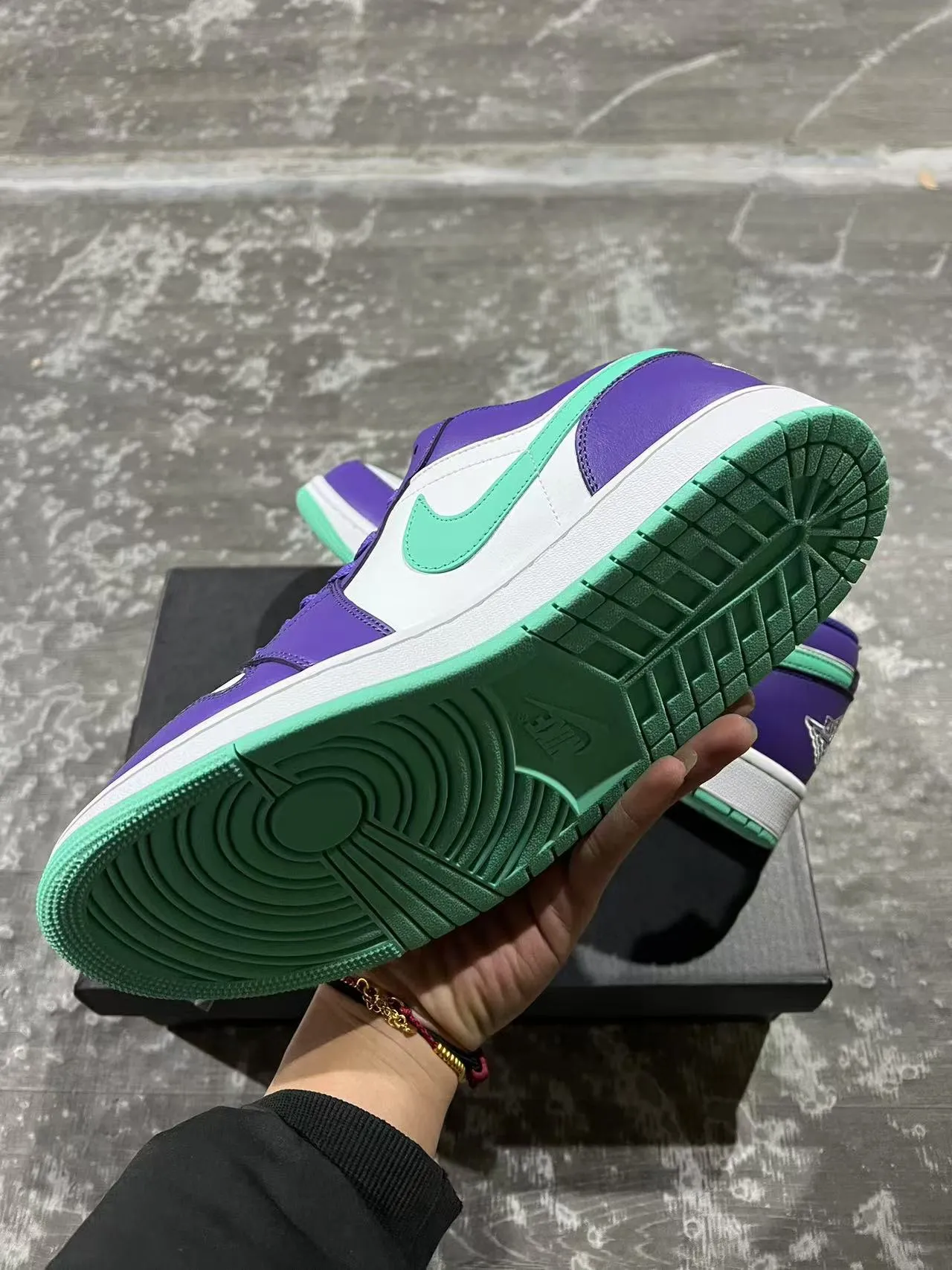 Nike Purple Green Low-Top Leather-Paneled Lifestyle Sneakers 6