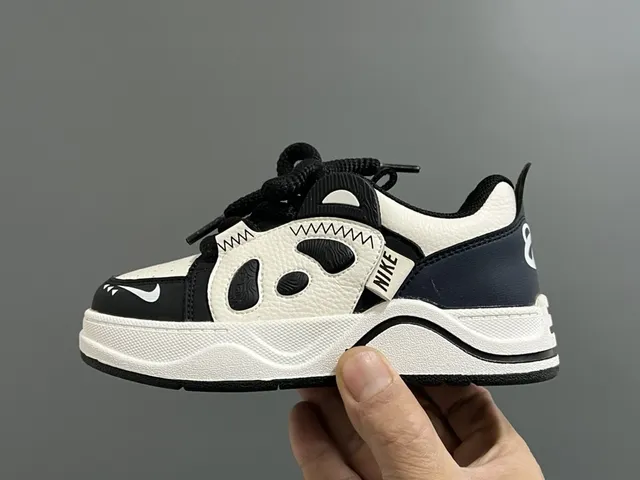 Nike Purple White Panda-Face Overlay Layered Synthetic Construction Chunky Sneakers 16