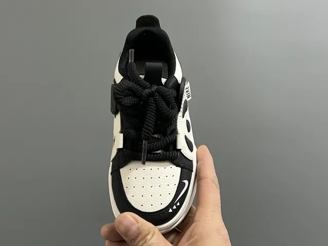 Nike Purple White Panda-Face Overlay Layered Synthetic Construction Chunky Sneakers 18