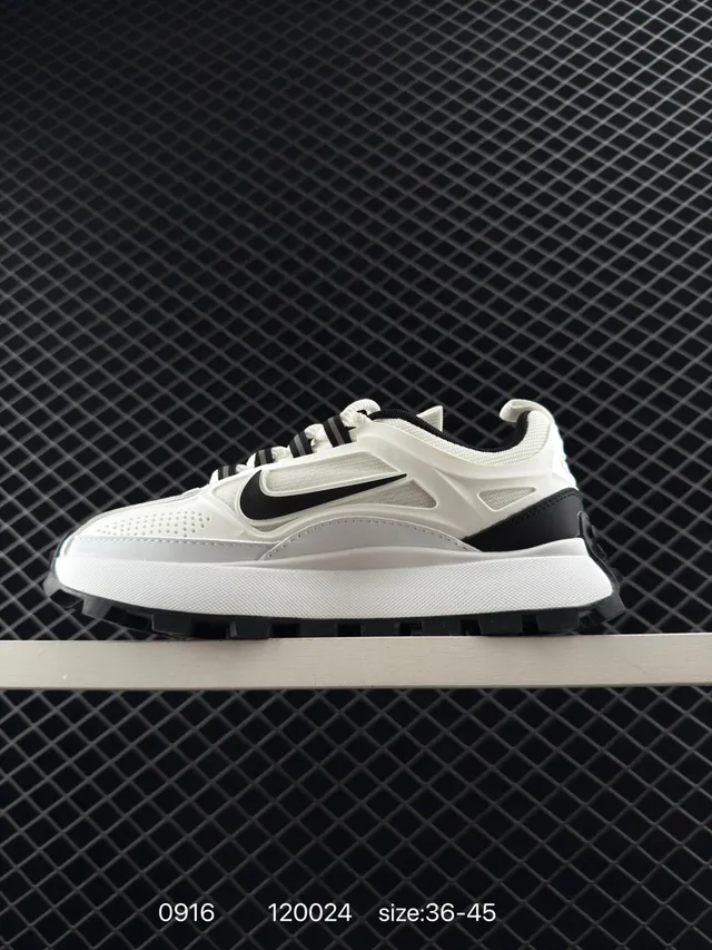 Nike React X Pegasus Trail 2026 Branco Preto Camadas de malha sintética e superposições de TPU Tênis de corrida 4