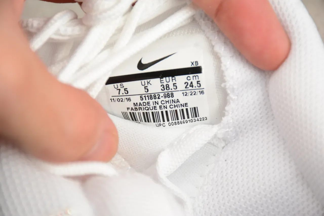 Nike Roshe Run White Crystal Swoosh Lifestyle Sneakers 2