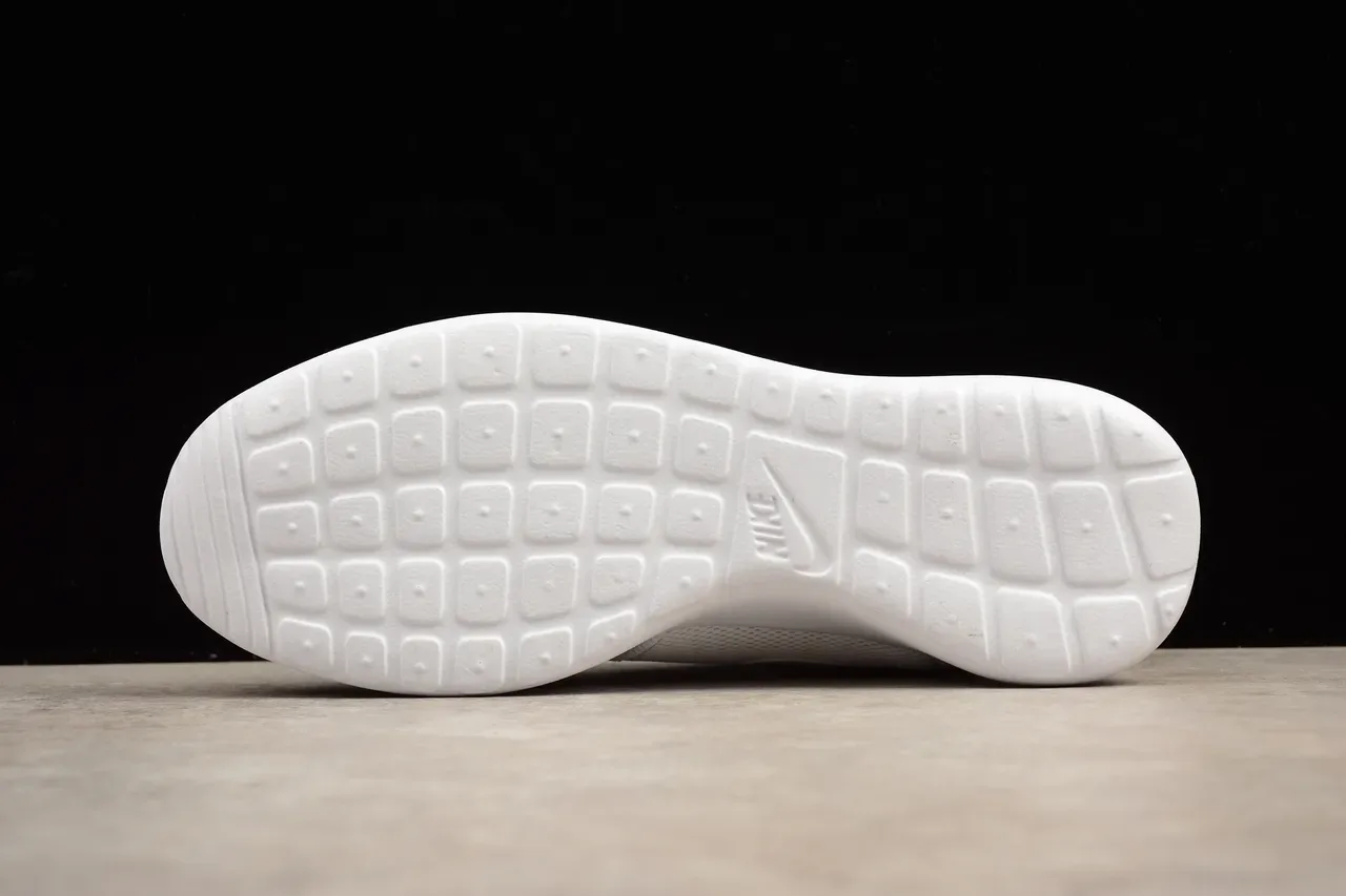 Nike Roshe Run White Crystal Swoosh Lifestyle Sneakers 10