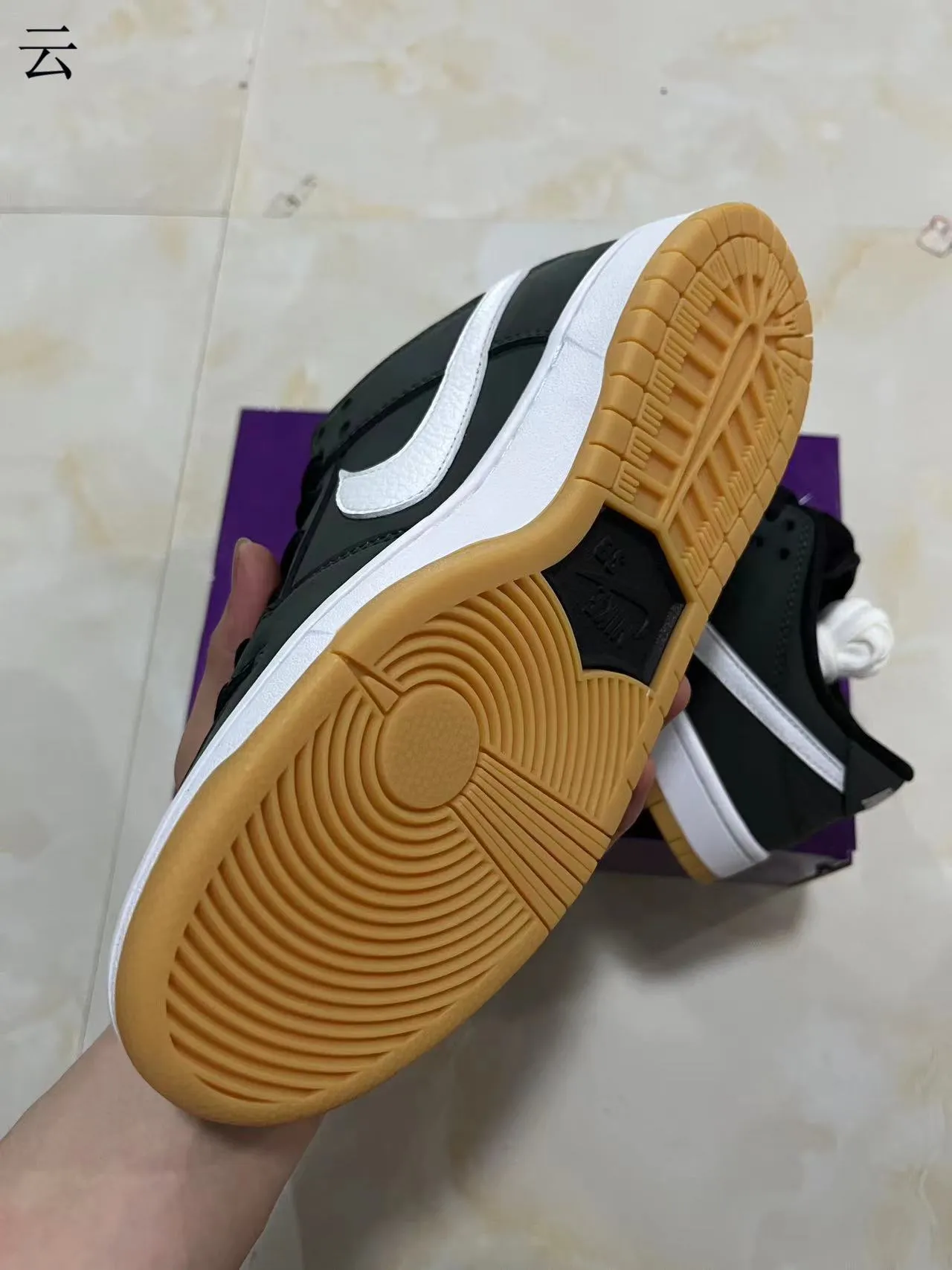 Nike SB Dunk Low أسود أبيض صمغ أحذية تزلج 6