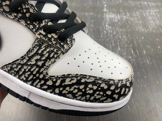 Nike SB Dunk Low Elephant Print Skateboard Shoes 10