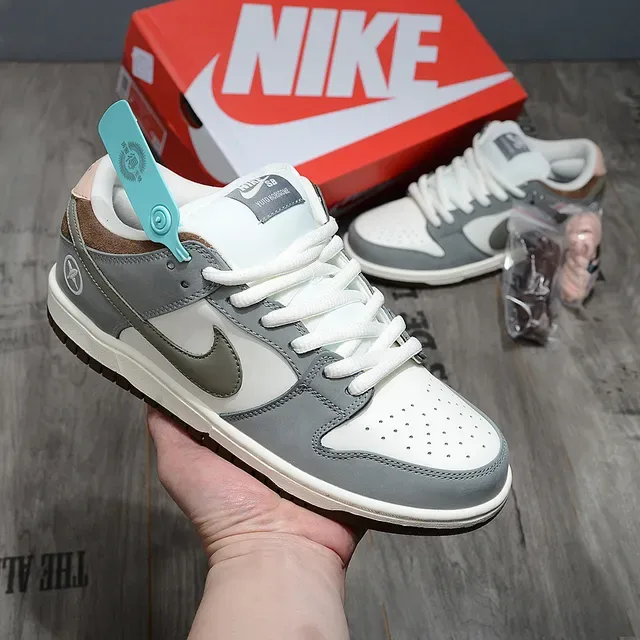 Nike SB Dunk Low Gray White Olive Skateboard Shoes 2