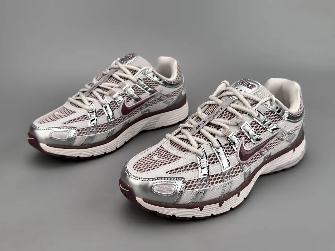 Nike Silver Burgundy Mesh And Synthetic Overlay Construction Metallic Accents Lifestyle Sneakers 5