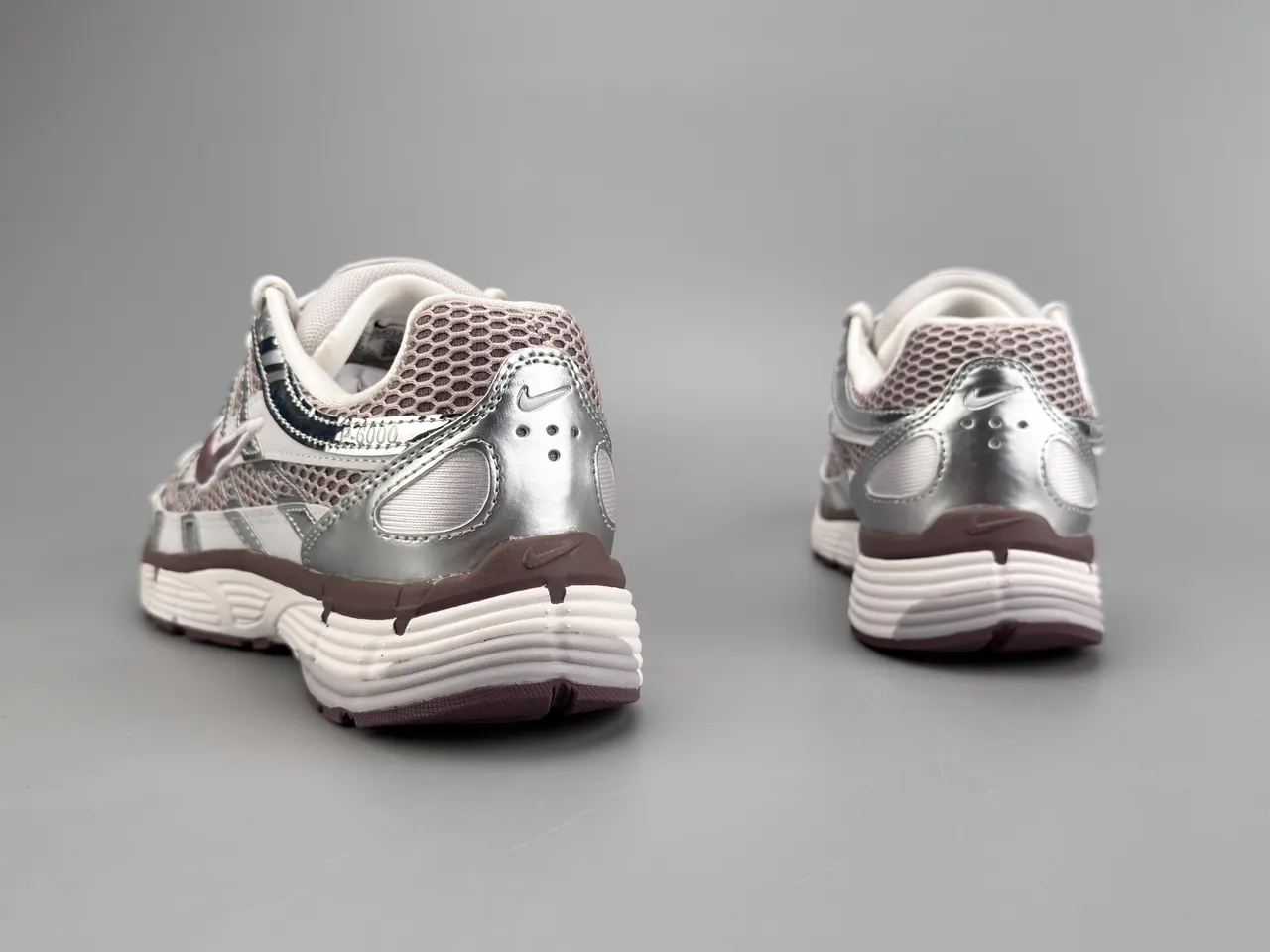 Nike Silver Burgundy Mesh And Synthetic Overlay Construction Metallic Accents Lifestyle Sneakers 6