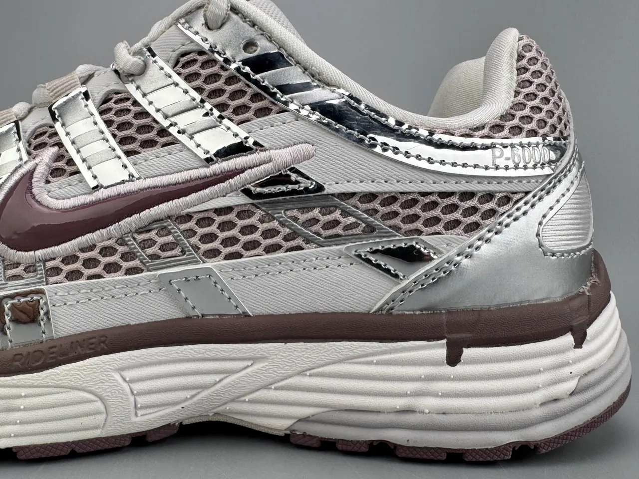 Nike Silver Burgundy Mesh And Synthetic Overlay Construction Metallic Accents Lifestyle Sneakers 7