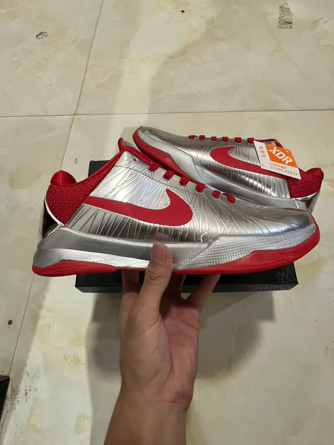 Nike Silver Red Metallic Synthetic Upper Radiating Laser-Cut Texture Basketball Shoes 7