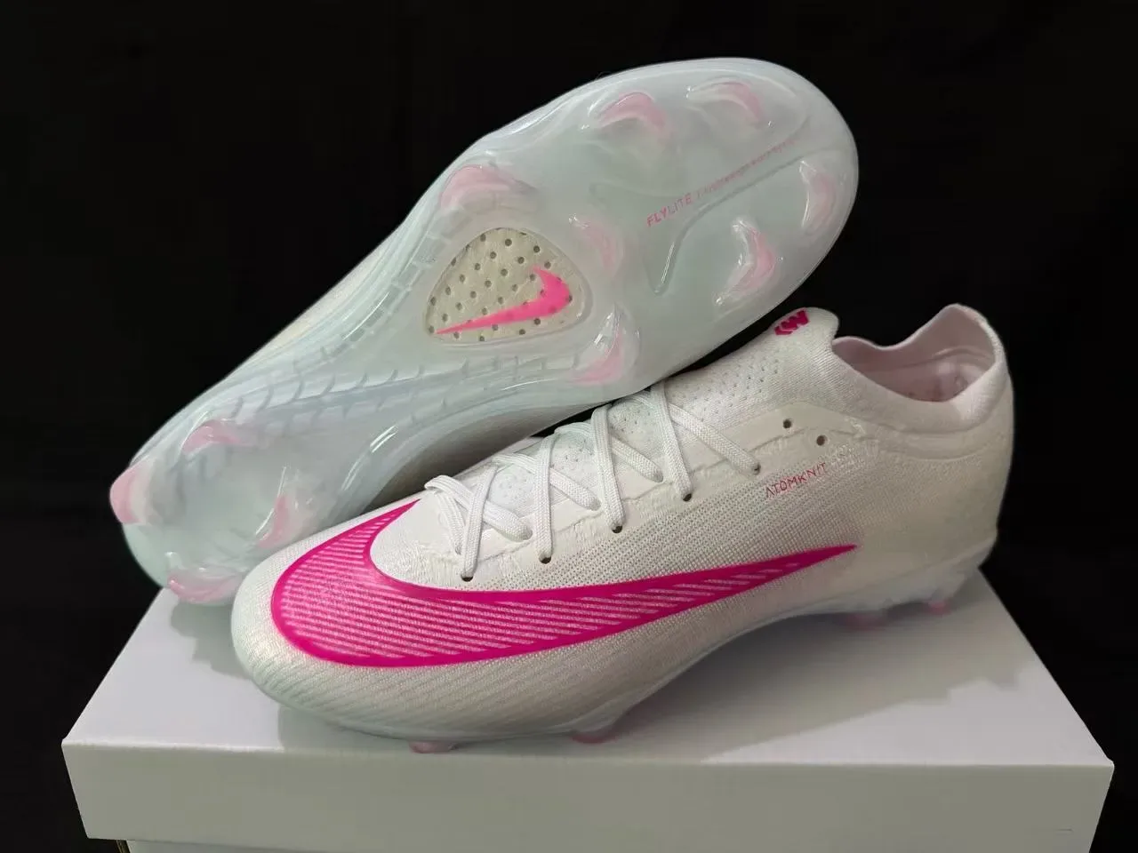 Nike Chaussures de football Blancs Roses Translucides Firm-Ground 3