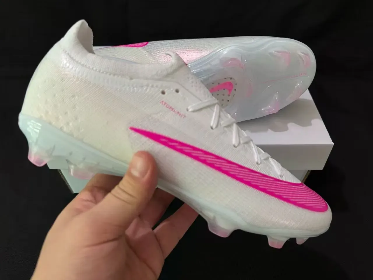 Nike Chaussures de football Blancs Roses Translucides Firm-Ground 9