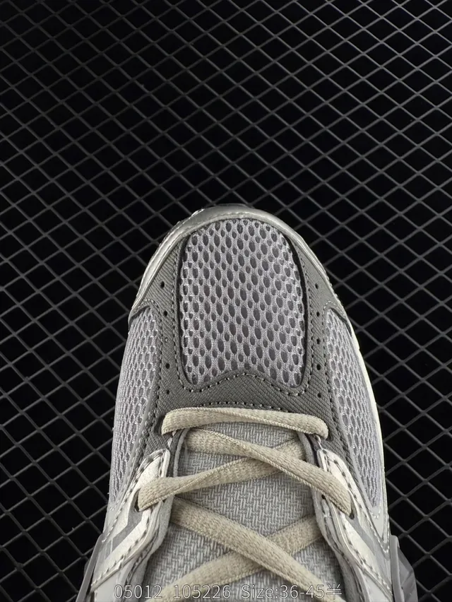 Nike V5 RNR Silver Black Retro-Inspired Mesh-and-Synthetic Upper Lifestyle Sneakers 2