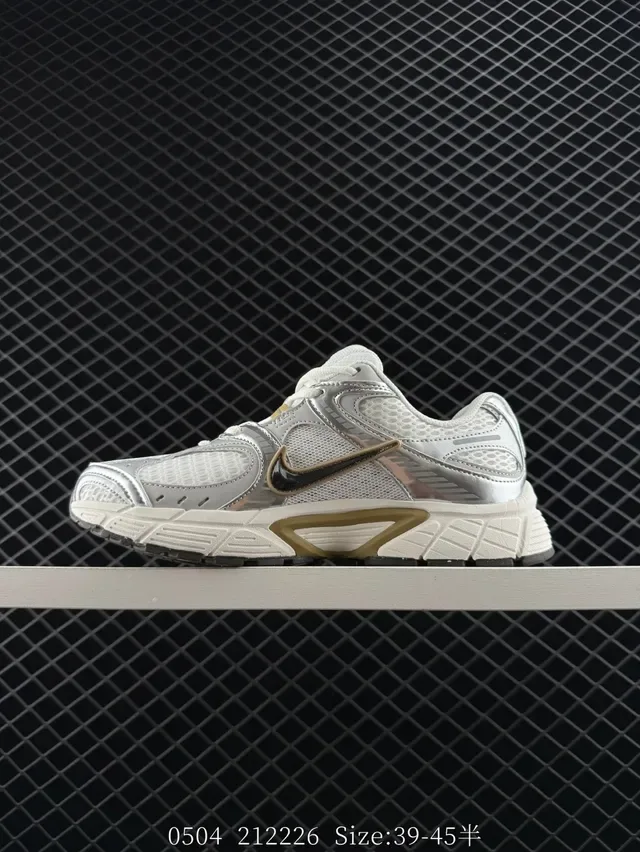 Nike V5 RNR Silver Gold Metallic Upper Swoosh Lifestyle Sneakers 5