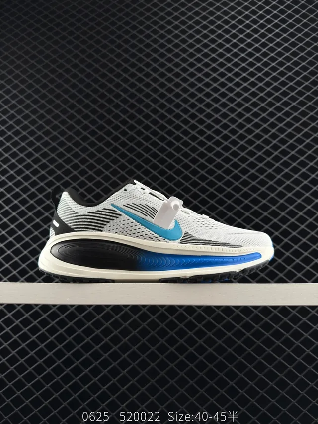 Nike VOMERO 18 White Blue Engineered Mesh Upper Wave-Patterned Midsole Running Shoes 5