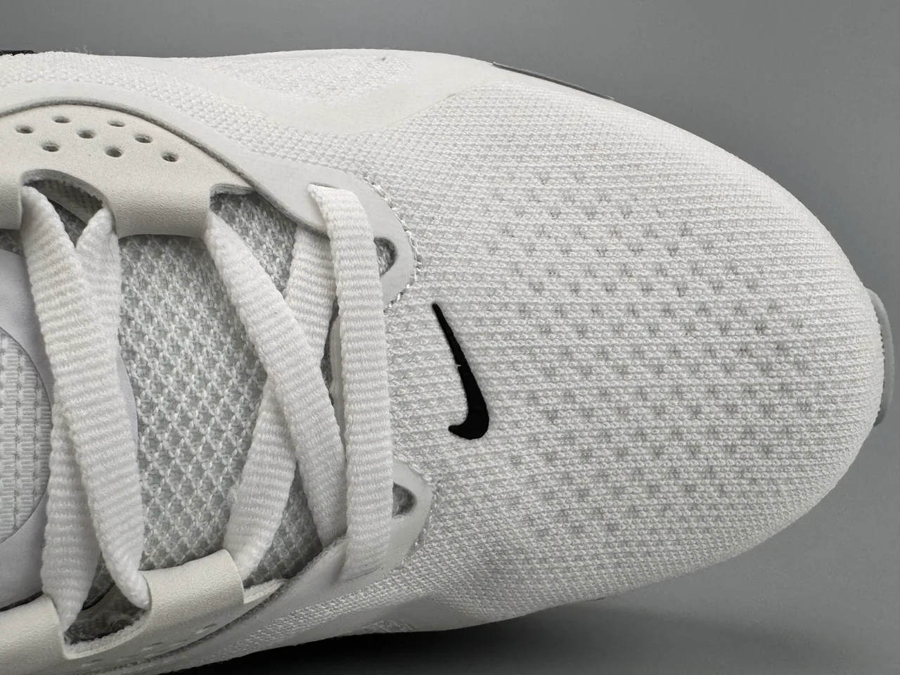 Nike White Black Engineered Mesh Upper Sculpted ReactX Midsole Running Shoes 4