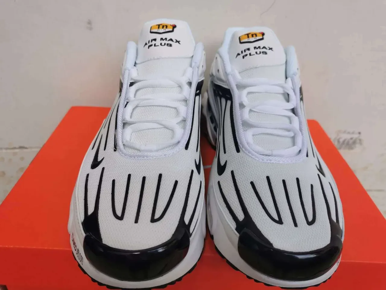 Nike White Black Layered Synthetic Cage Visible Tuned Air Units Lifestyle Sneakers 9