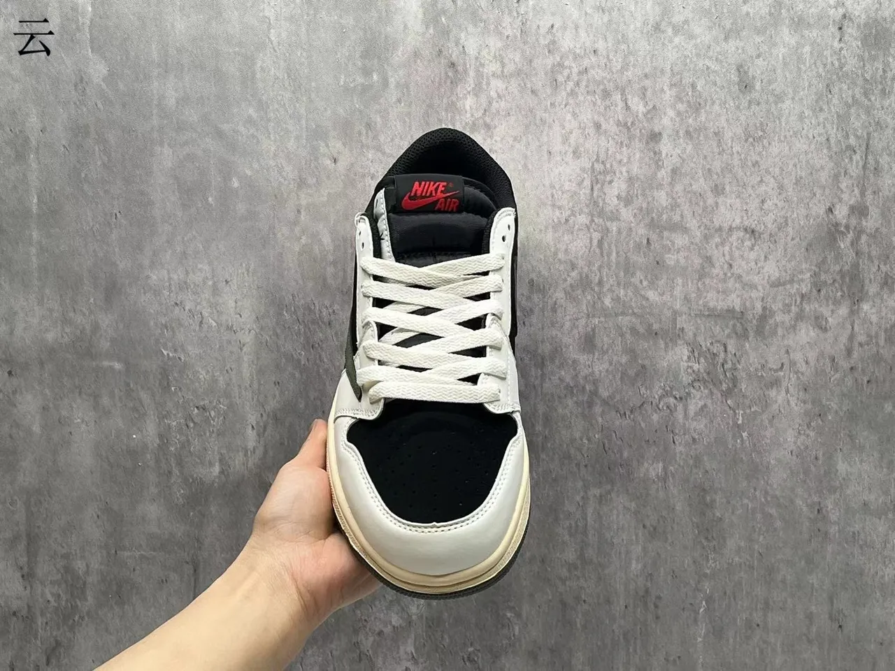 Nike White Black Low-Top Panelled Leather/suede Lifestyle Sneakers 3