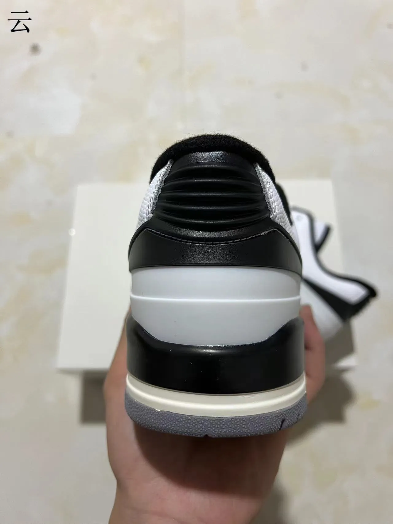 Nike White Black Low-Top Perforated Leather Upper Lifestyle Sneakers 8