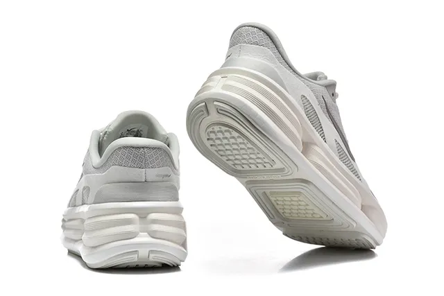 Nike White Black Sculpted Midsole Breathable Mesh Upper Chunky Sneakers 14