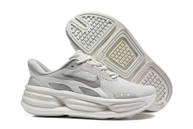 Nike White Black Sculpted Midsole Breathable Mesh Upper Chunky Sneakers 17