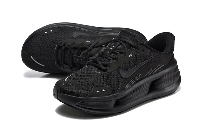 Nike White Black Sculpted Midsole Breathable Mesh Upper Chunky Sneakers 22