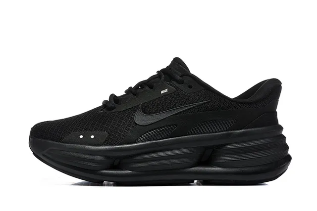 Nike White Black Sculpted Midsole Breathable Mesh Upper Chunky Sneakers 24