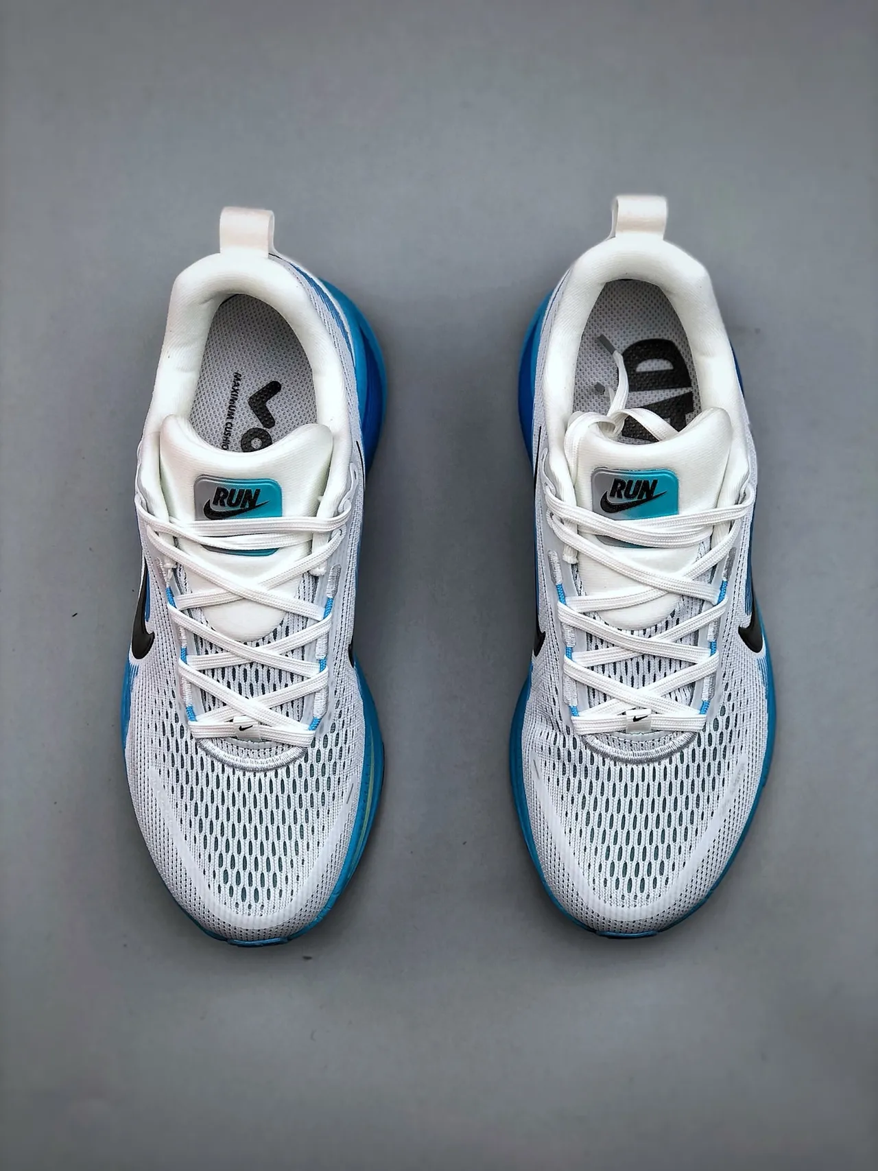 Nike White Blue Engineered Mesh Upper Gradient Midsole Running Shoes 6