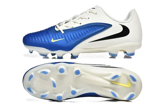 Nike Sapatos de futebol branco e azul low-cut com upper sintético com overlay ribeteado na ponta dianteira para superfície firme 9