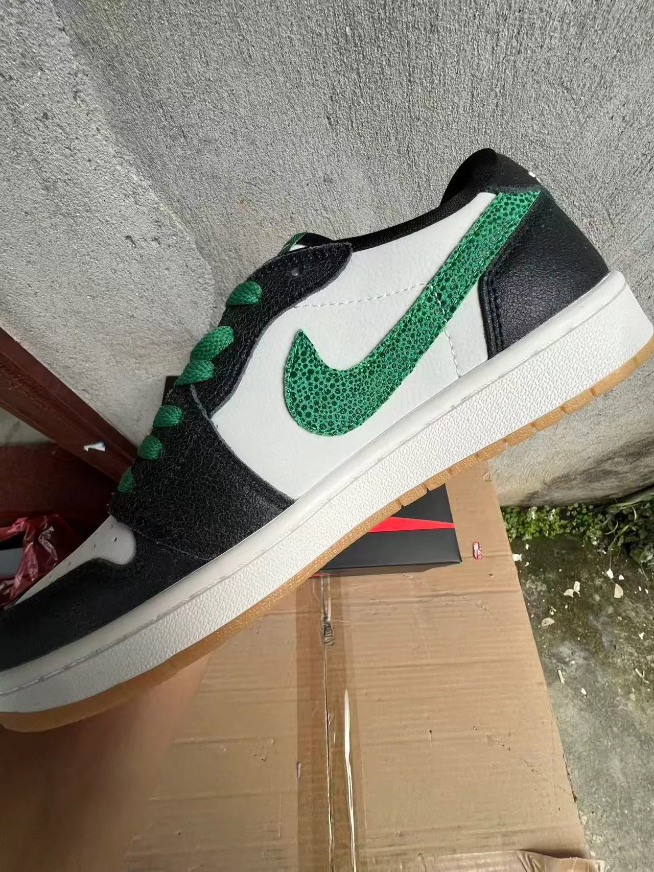 Nike White Green Low-Top Leather And Textured Synthetic Upper Lifestyle Sneakers 5