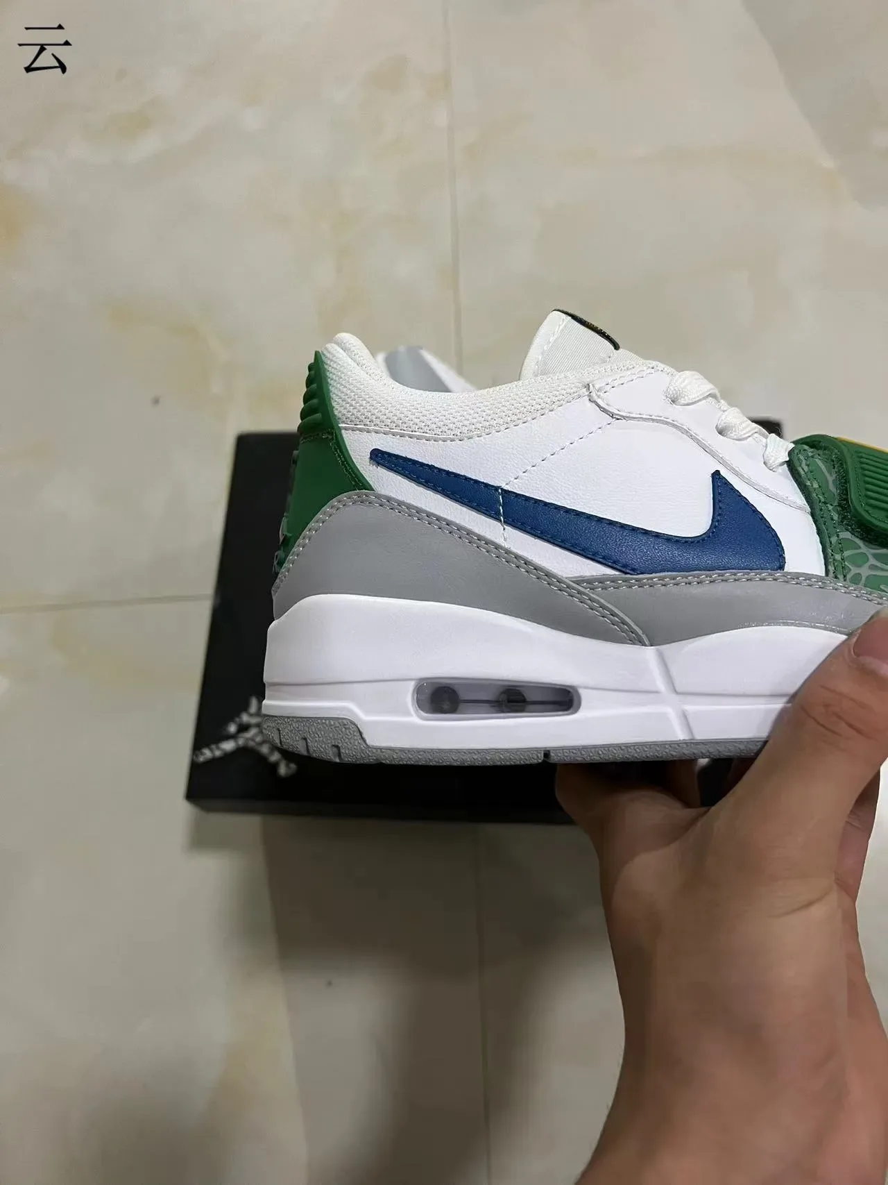 Nike White Green Low-Top Strapped Lifestyle Sneakers 7