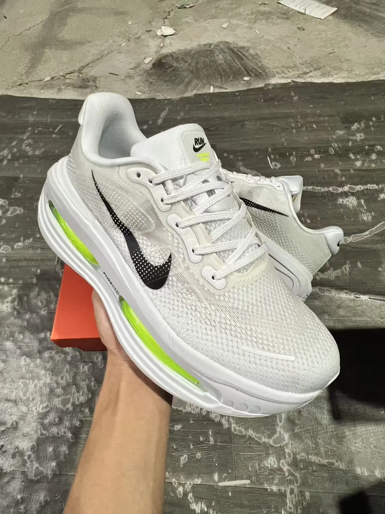 Nike White Green Mesh Upper Dual Visible Air Zoom Units Lifestyle Sneakers 2