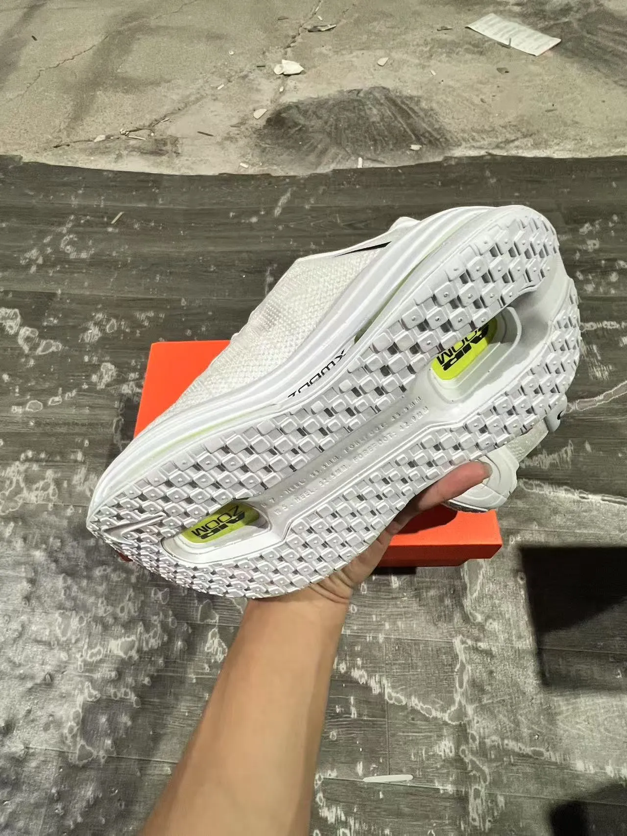 Nike White Green Mesh Upper Dual Visible Air Zoom Units Lifestyle Sneakers 5
