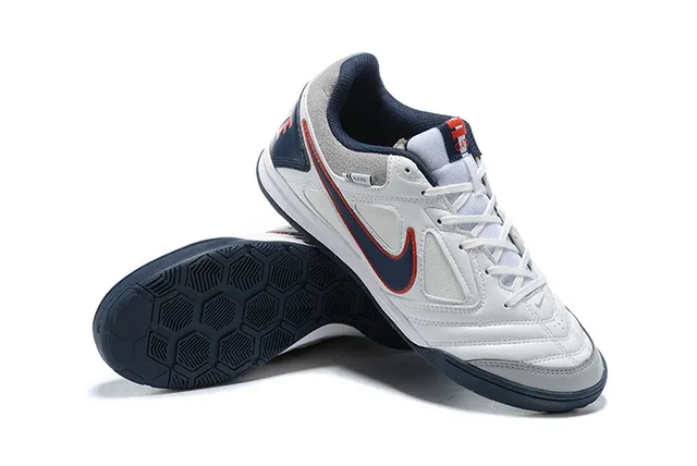 Nike Chaussures de football indoor cuir synthétique blanc navy low top 3