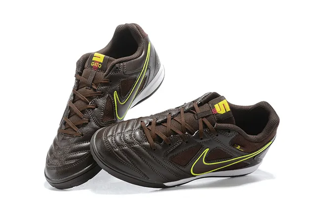Nike Chaussures de football indoor cuir synthétique blanc navy low top 11