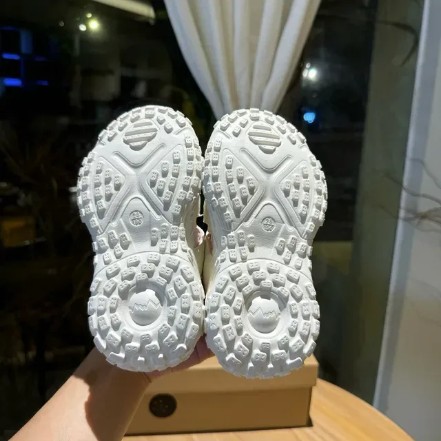 Nike sneakers brancas rosadas com sola chunky tiras velcro duplas lifestyle 10