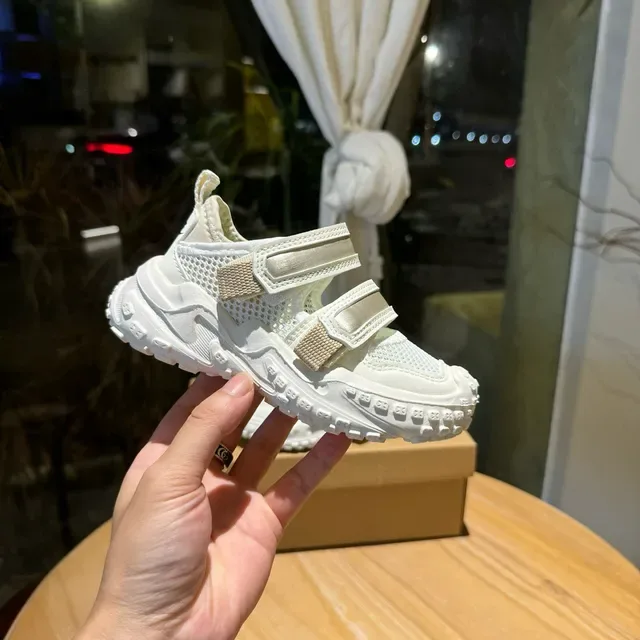 Nike sneakers brancas rosadas com sola chunky tiras velcro duplas lifestyle 15
