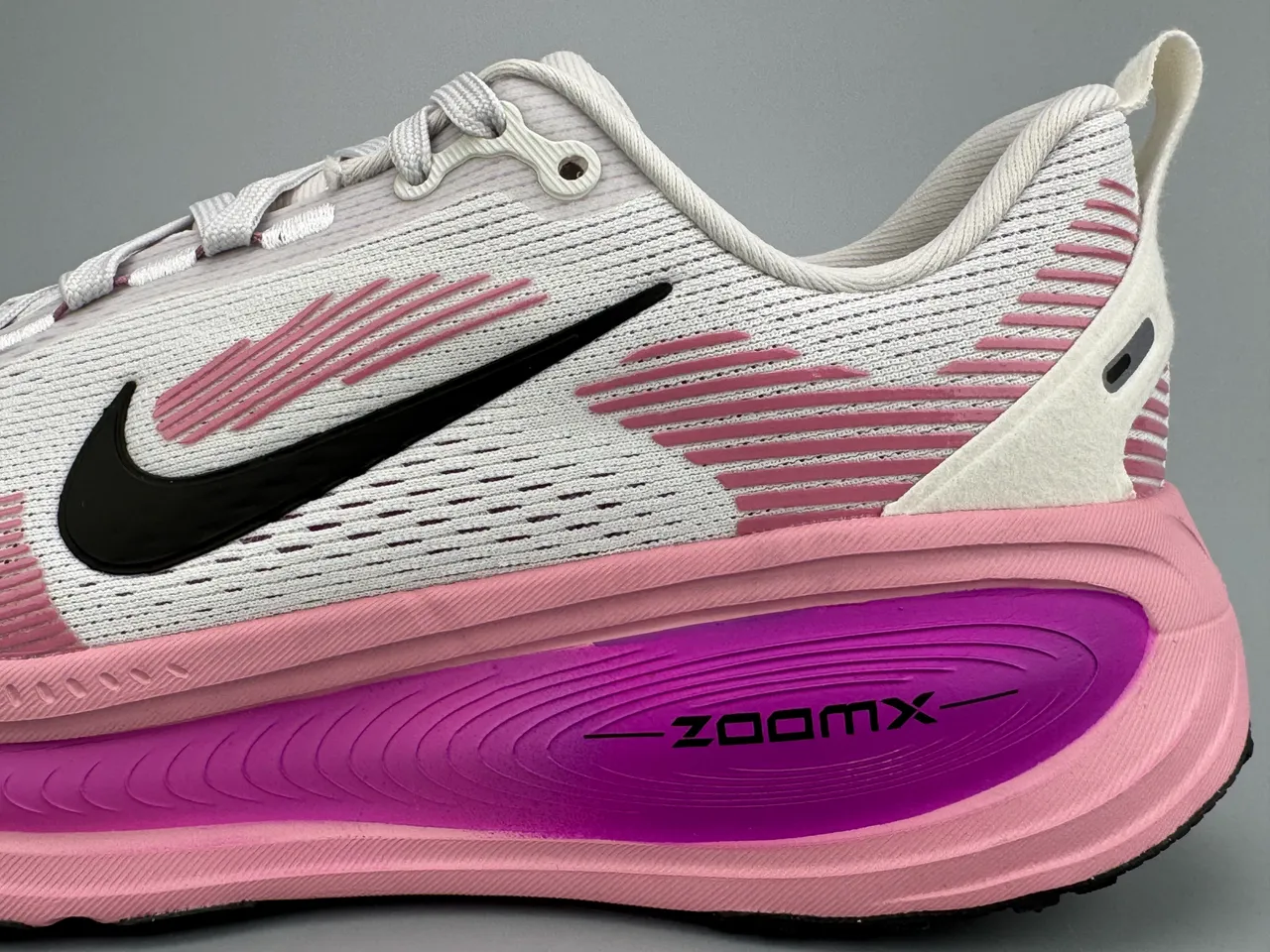 Nike White Pink Engineered Mesh Upper Wave-Pattern Synthetic Overlays Running Shoes 5