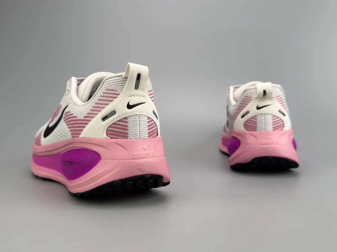 Nike White Pink Engineered Mesh Upper Wave-Pattern Synthetic Overlays Running Shoes 8