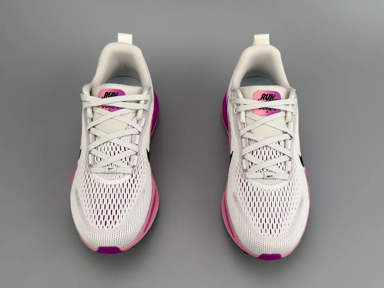 Nike White Pink Engineered Mesh Upper Wave-Pattern Synthetic Overlays Running Shoes 9