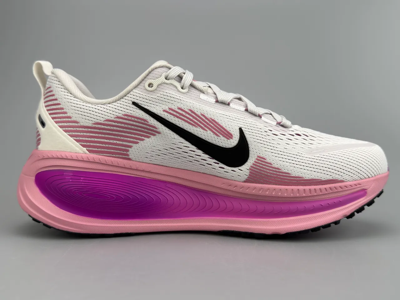 Nike White Pink Engineered Mesh Upper Wave-Pattern Synthetic Overlays Running Shoes 10
