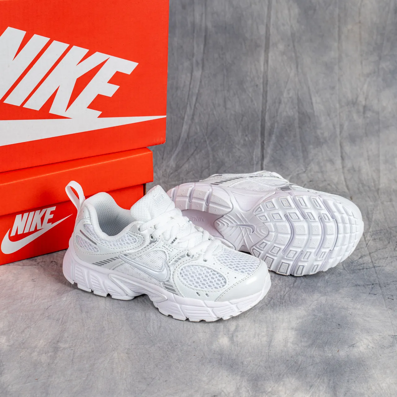 Nike White Silver Midsole Mesh And Synthetic Overlay Construction Chunky Sneakers 8