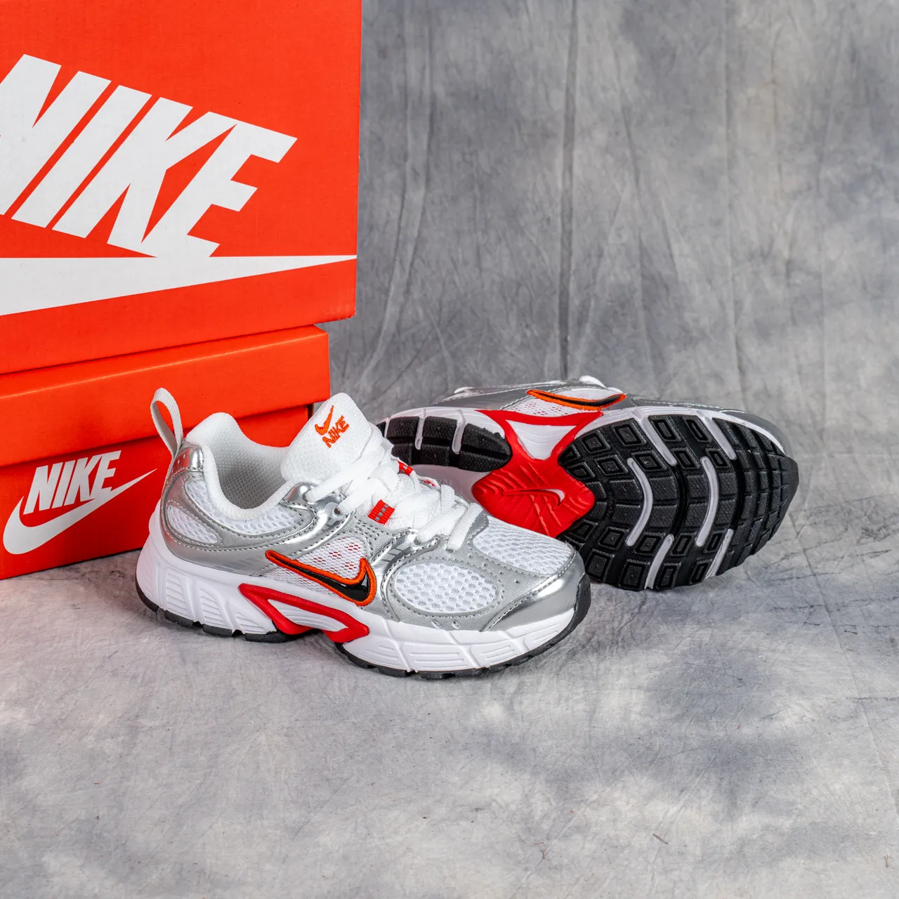 Nike White Silver Midsole Mesh And Synthetic Overlay Construction Chunky Sneakers 11